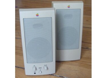 Apple M6082