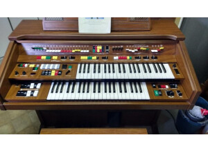 Yamaha C-605