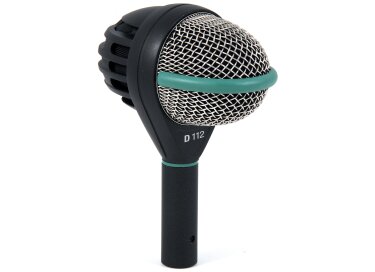 AKG D 112