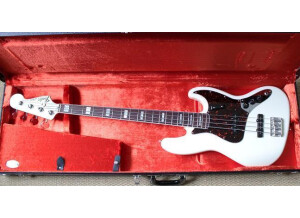 Fender FSR American Jazz Bass