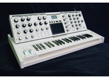 Moog Music Lunar Impact
