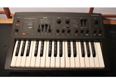 Technics SY 1010