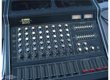 Yamaha EM200