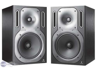 Behringer Truth B2030P