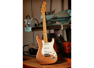 Fender Custom Shop 2011 Closet Classic Pine Stratocaster Pro
