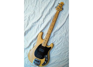 Music Man Sabre I Bass