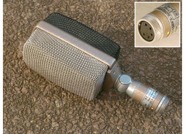 AKG D36