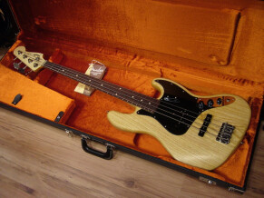 Fender Custom Shop Masterbuilt Jazz Bass (by Dennis Galuszka)