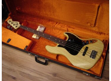 Fender Custom Shop Masterbuilt Jazz Bass (by Dennis Galuszka)