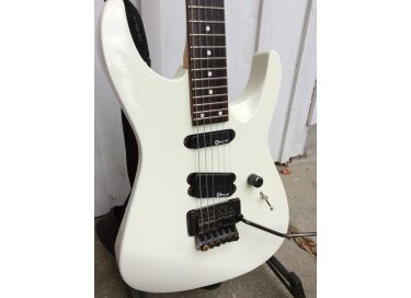 Charvel Classic Deluxe 275