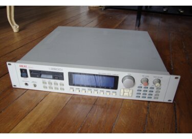 Akai Professional S2800i