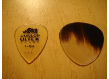 Rocky Mountain Slides Corne (Horn) guitar pick