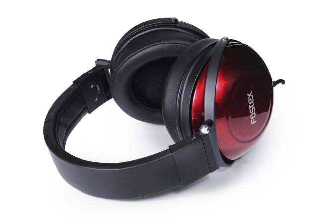 [NAMM] Fostex launches headphones and amp