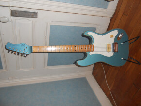 Hondo Stratocaster Deluxe 758