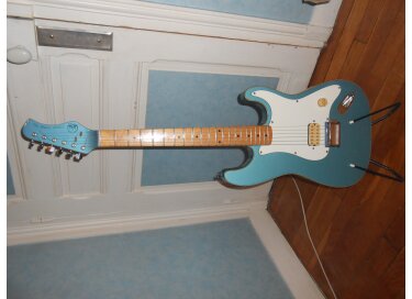 Hondo Stratocaster Deluxe 758