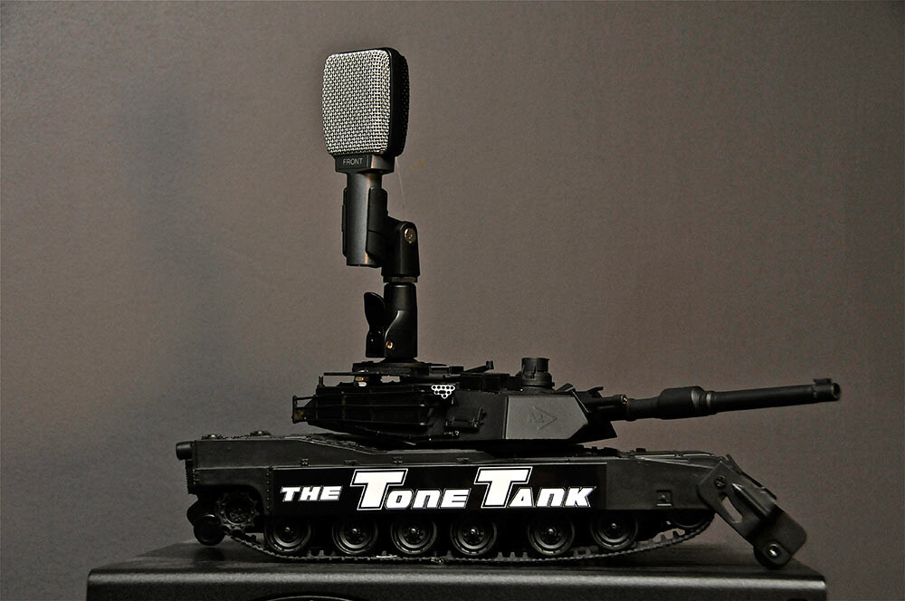 A remote controlled tank for microphones