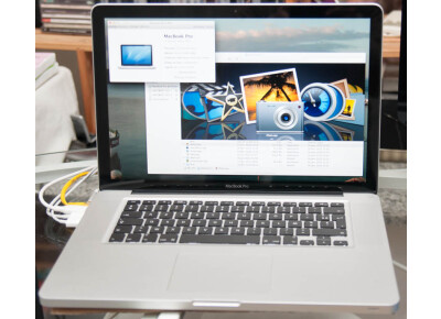 Apple MacBook Pro quad core i7