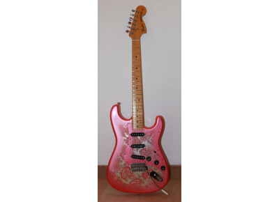 Fender Limited Edition Pink Paisley Stratocaster Japan