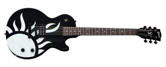 Sully Erna signs a Gibson Les Paul Studio