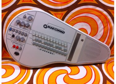 Suzuki Omnichord OM84