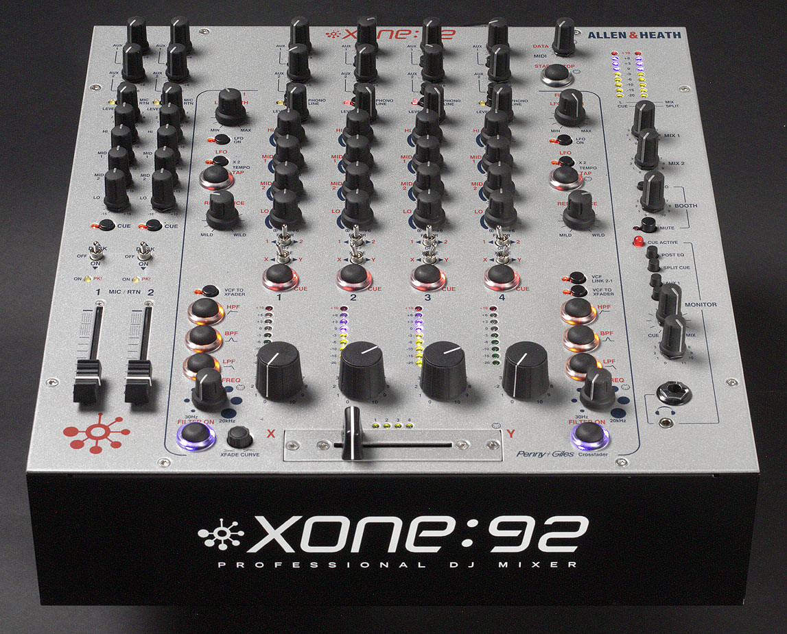 Console DJ XONE 92 : quelques infos
