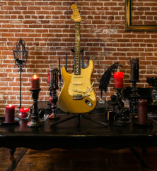 Perri Ink lance une Strat inversée