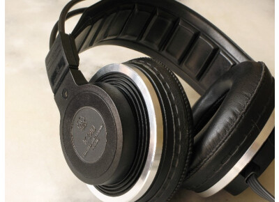 AKG K 340