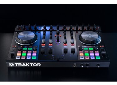 Native Instruments Traktor Kontrol S4 mk2