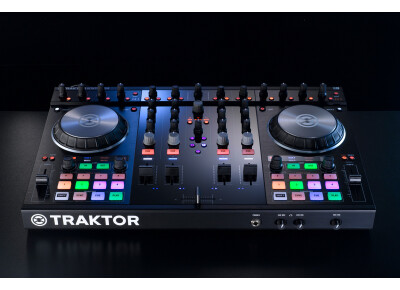 Native Instruments Traktor Kontrol S4 mk2