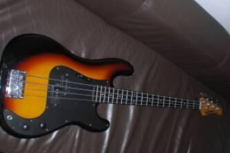 Samick Precision Bass