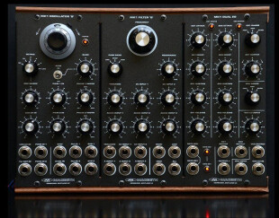 Ken MacBeth présente son Bomber