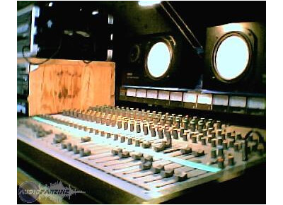 Tascam M-520