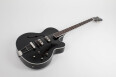 [NAMM] Budge Magraw signe une Hofner Federal