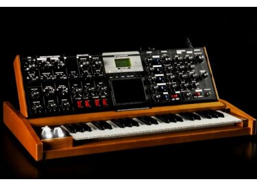 Moog Music MiniMoog Voyager Lunar Cherry