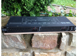 Monacor MEQ 115 / SW