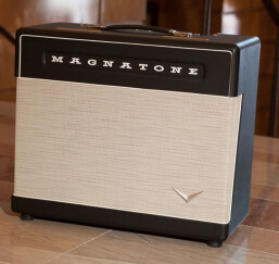 Magnatone Super Fifteen guitar combo amp