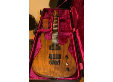 Hufschmid Guitars H6 Walnut