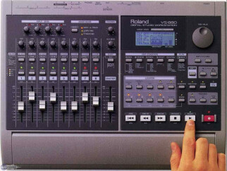 Roland VS-880