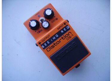 Boss DS-1 Distortion - Seeing Red - Modded by Triton-13