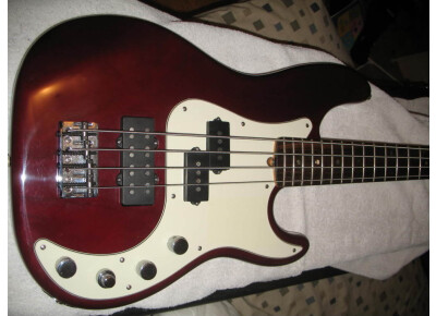 Fender American Deluxe Precision Bass (1998-2001)