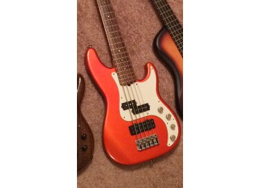 Fender American Deluxe Precision Bass V (2002-2003)