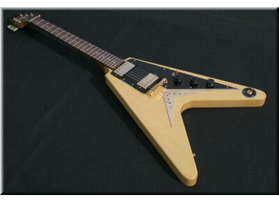 Tokai FV180 '58 Flying V Limited Edition