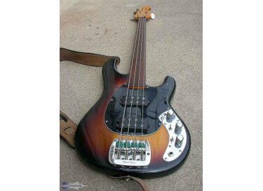 Music Man Sabre I Bass Fretless