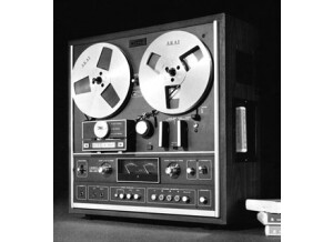 Akai Professional X-1810