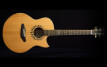Une guitare avec des vrais bouts d'Hendrix dedans