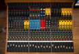 Une console de mixage modulaire chez Looptrotter