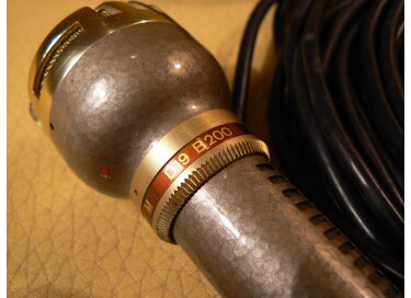 AKG D19 B200