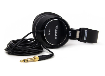 Tascam TH-06