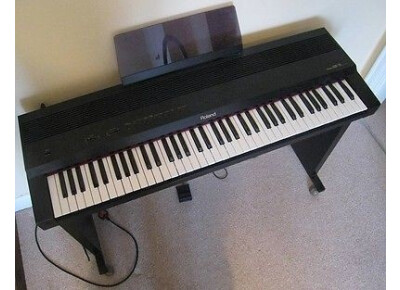 Roland KR-33