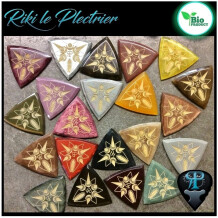 Riki le Plectrier 3 pointes Galalithe